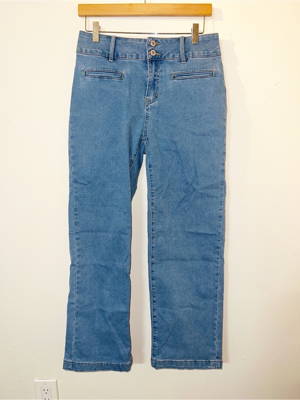 Sidereal Classic Women's Light Blue Double Button Jeans with Casual Straight Leg
